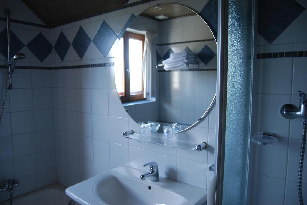 Hostellerie Gilain Achêne Стая снимка